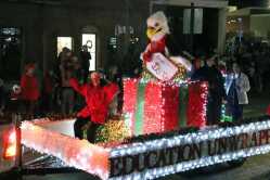 Dyersburg Christmas Parade 2022 Local News: Dyersburg Christmas Parade Features Over 100 Entries (11/30/21)  | Dyersburg State Gazette